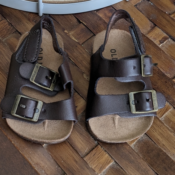 New born Baby boy bundle of 2 sandals size 2 or 0-3 months - Picture 2 of 6